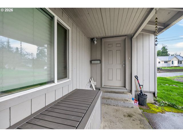 410 Sw MILL St, Sheridan, OR 97378
