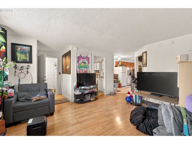 410 Sw MILL St, Sheridan, OR 97378