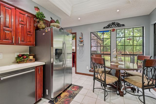 2904 Pitkin Drive, Arlington, TX 76006