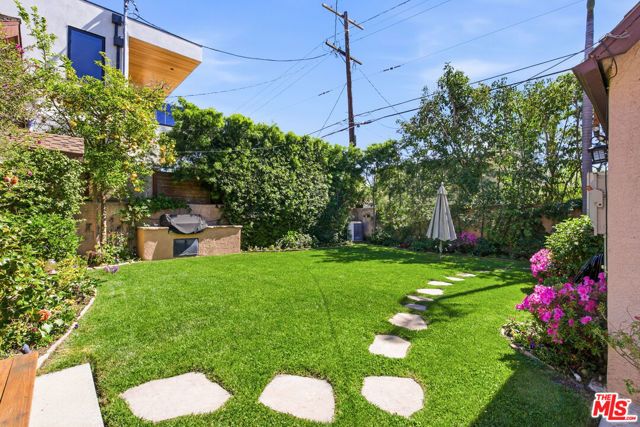 8424 W 4th Street, Los Angeles, CA 90048