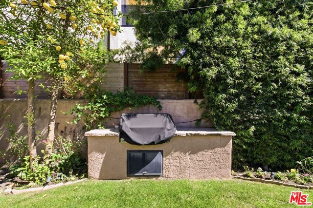 8424 W 4th Street, Los Angeles, CA 90048