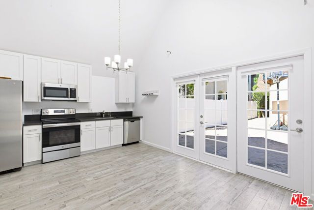 8424 W 4th Street, Los Angeles, CA 90048