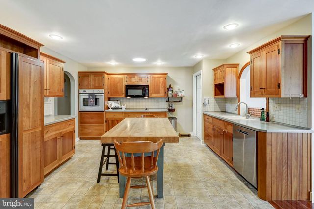 208 PENN AVE, Ephrata, PA 17522