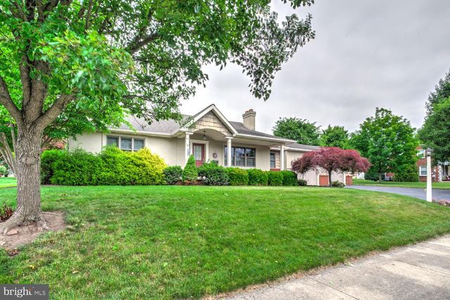 208 PENN AVE, Ephrata, PA 17522