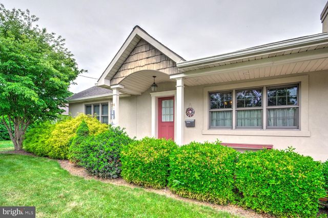 208 PENN AVE, Ephrata, PA 17522