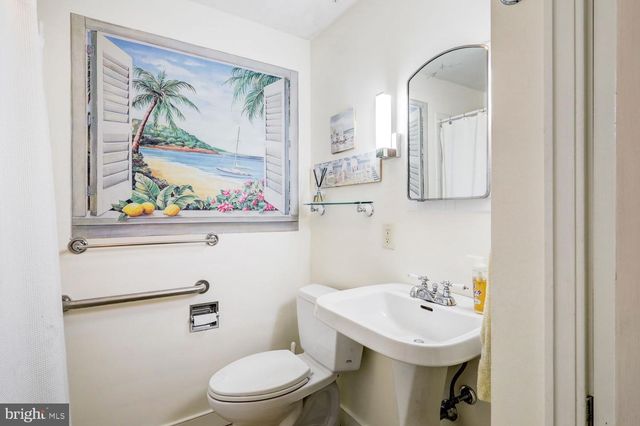 208 PENN AVE, Ephrata, PA 17522