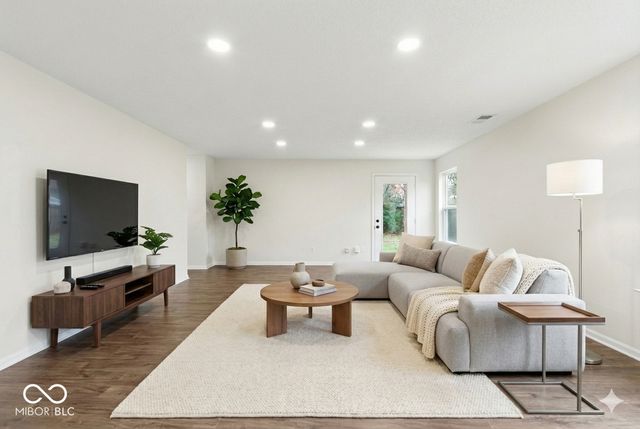 10055 Weeping Cherry Drive, Fishers, IN 46038