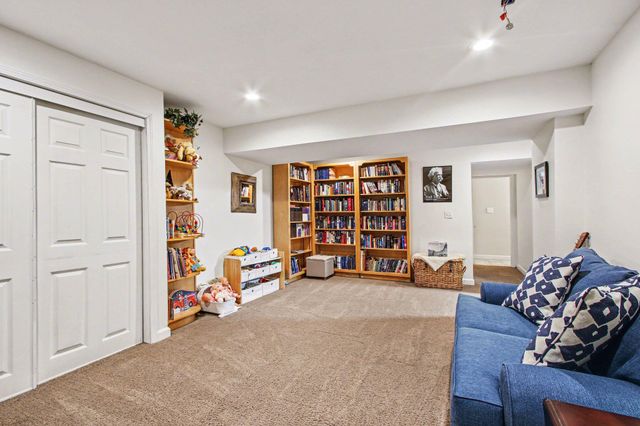 756 Mill Crossing, Valparaiso, IN 46385