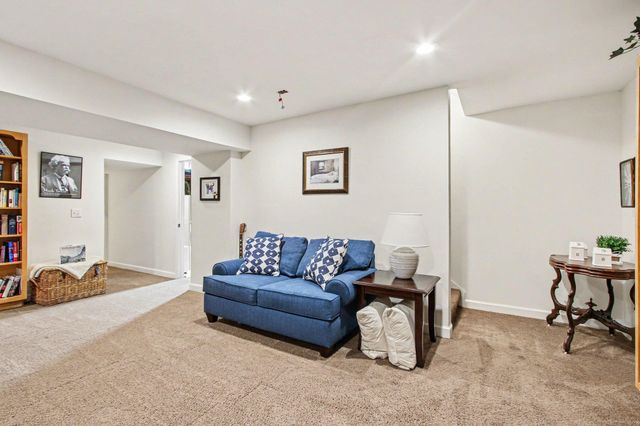 756 Mill Crossing, Valparaiso, IN 46385