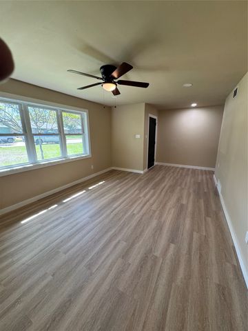 5916 Walla Avenue, Fort Worth, TX 76133