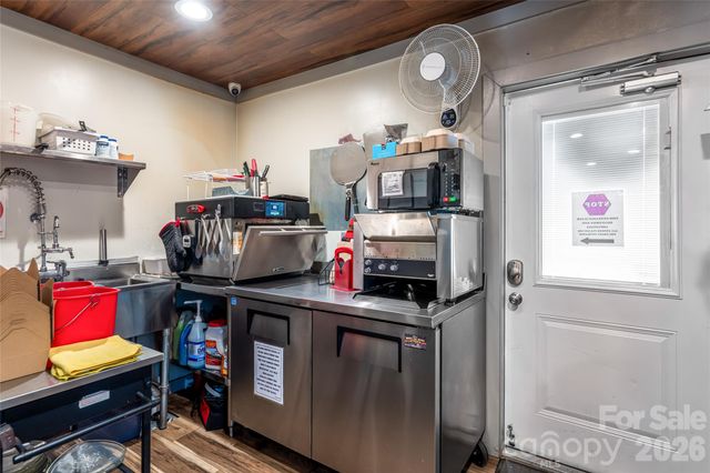 330 Sweeten Creek Road, Asheville, NC 28803