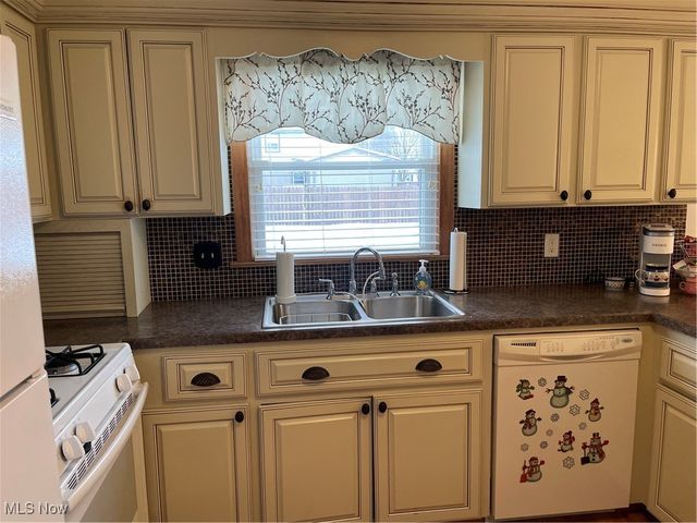 4614 Deopham Green Drive, Youngstown, OH 44515