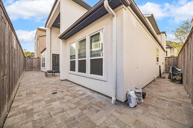 618 Pink Azalea Trail, Houston, TX 77079