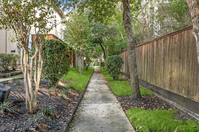 618 Pink Azalea Trail, Houston, TX 77079