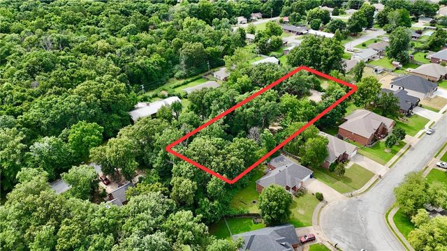 2811 Summit Drive, Siloam Springs, AR 72761