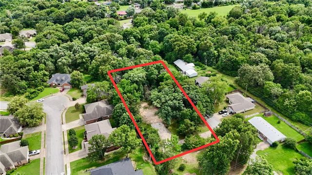 2811 Summit Drive, Siloam Springs, AR 72761