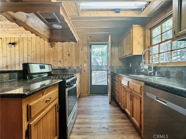 349 Golf Course Road, Lake Arrowhead, CA 92352