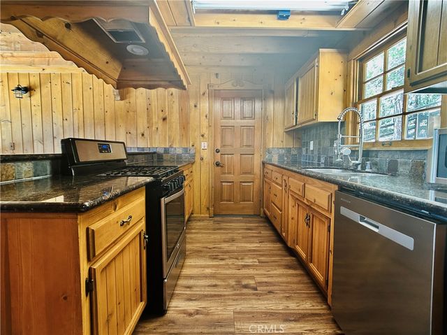 349 Golf Course Road, Lake Arrowhead, CA 92352