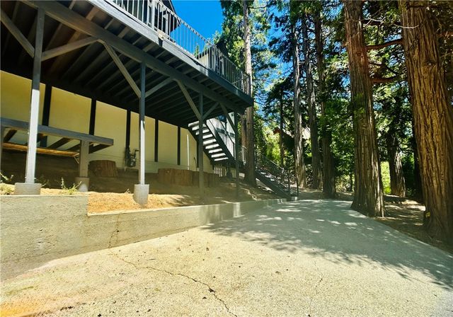 349 Golf Course Road, Lake Arrowhead, CA 92352