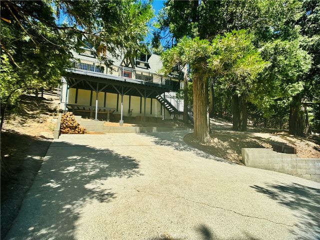 349 Golf Course Road, Lake Arrowhead, CA 92352