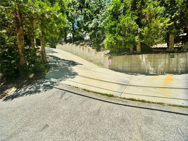 349 Golf Course Road, Lake Arrowhead, CA 92352