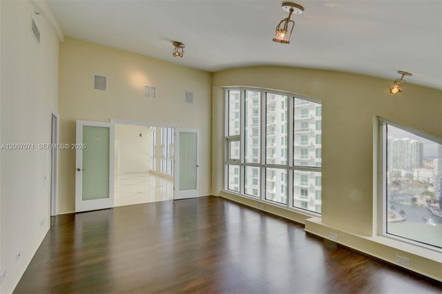 888 Brickell Key Dr 2802, Miami, FL 33131