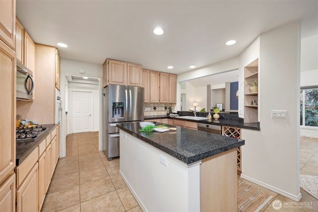 9042 Gleneagle Drive, Blaine, WA 98230