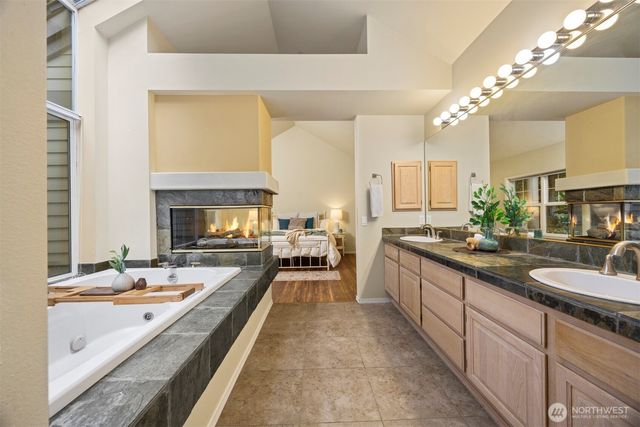 9042 Gleneagle Drive, Blaine, WA 98230