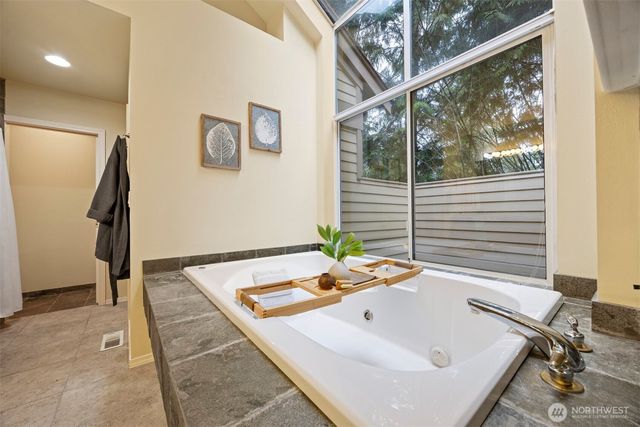 9042 Gleneagle Drive, Blaine, WA 98230