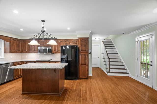 612 Fairway Trl, Springfield, TN 37172