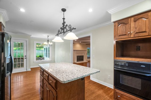 612 Fairway Trl, Springfield, TN 37172