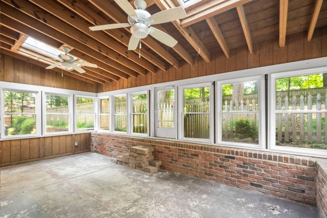 612 Fairway Trl, Springfield, TN 37172