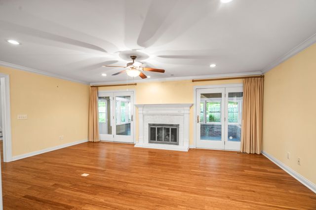 612 Fairway Trl, Springfield, TN 37172