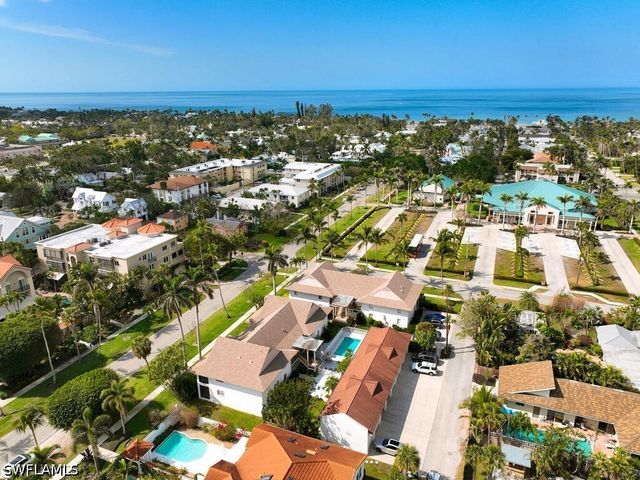 415 10th AVE S 7, Naples, FL 34102