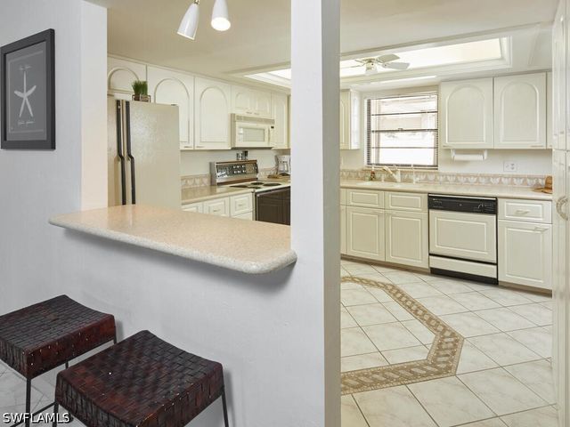 415 10th AVE S 7, Naples, FL 34102