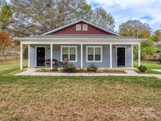 664 Reeves Court, Charlotte, NC 28208