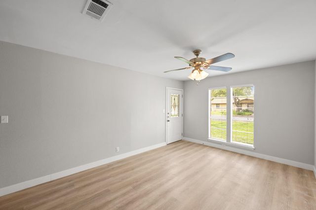 902 Emerald Wood DR, Austin, TX 78745