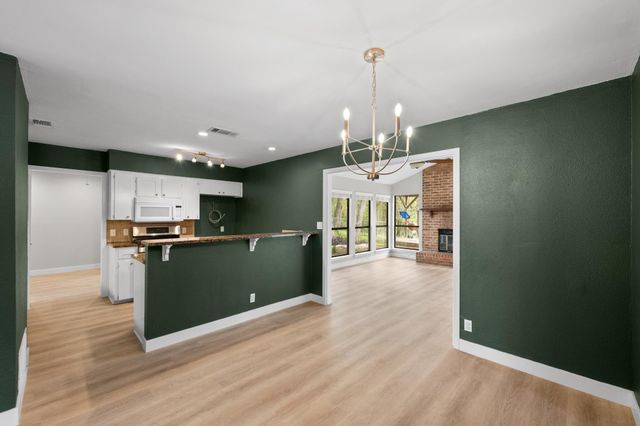 902 Emerald Wood DR, Austin, TX 78745