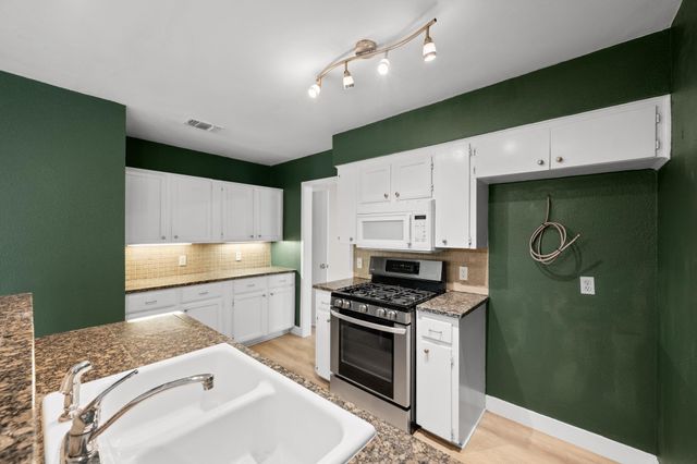 902 Emerald Wood DR, Austin, TX 78745