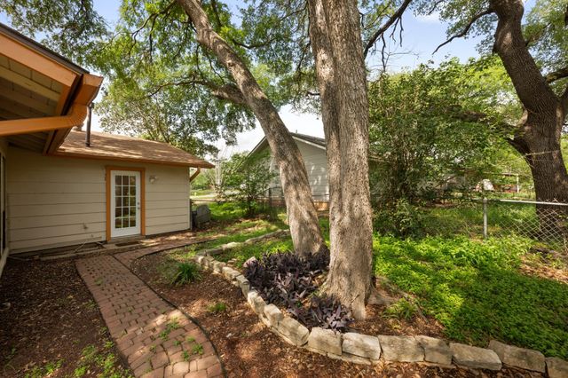 902 Emerald Wood DR, Austin, TX 78745