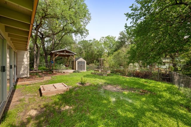 902 Emerald Wood DR, Austin, TX 78745