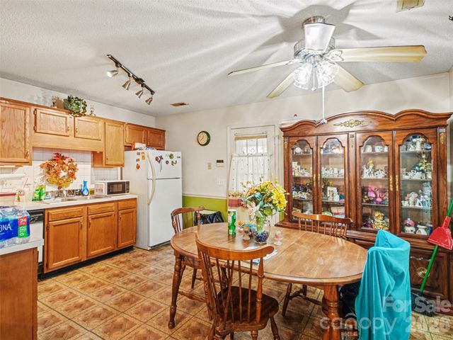 201 Bishop Lane, Concord, NC 28025