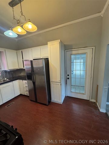 608 S Hickory Street, Sapulpa, OK 74066