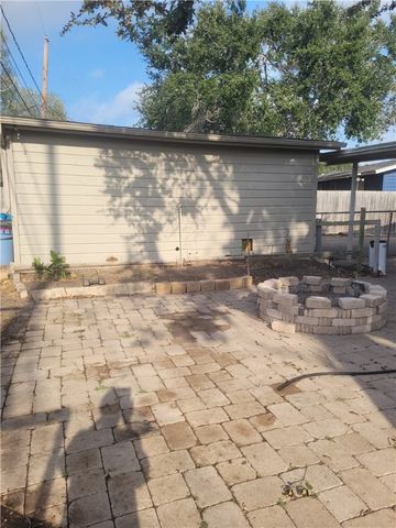 942 Delaine Dr, Corpus Christi, TX 78411