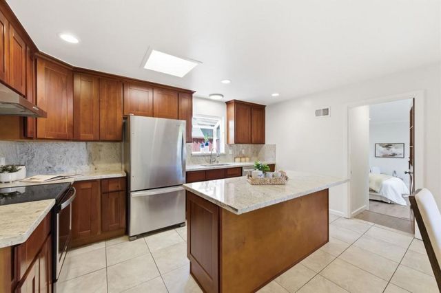 1850 Briarwood Drive, Santa Clara, CA 95051