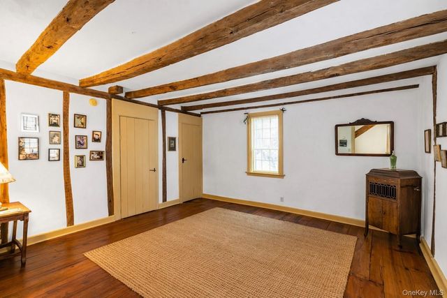 5050 Pequash Avenue, Cutchogue, NY 11935