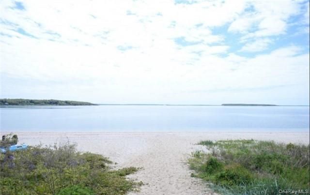 5050 Pequash Avenue, Cutchogue, NY 11935