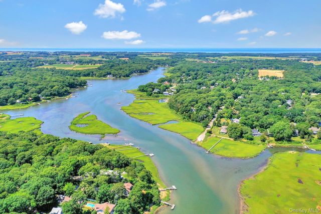 5050 Pequash Avenue, Cutchogue, NY 11935