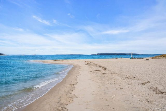 5050 Pequash Avenue, Cutchogue, NY 11935