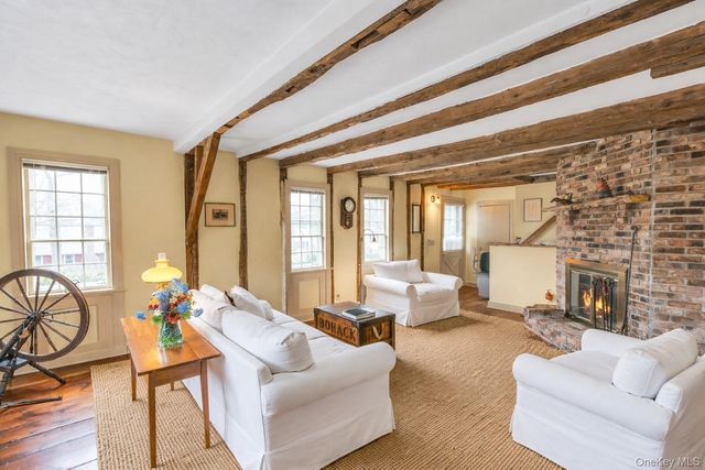 5050 Pequash Avenue, Cutchogue, NY 11935